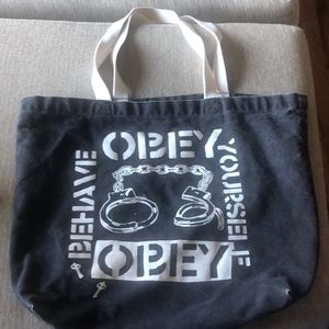 Obey tote